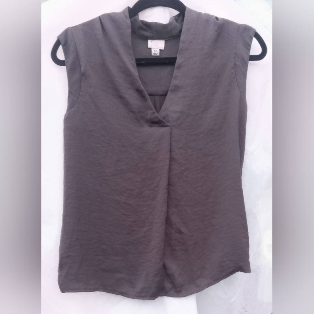 'A New Day'  - Women's  V-Neck Charcoal Grey Tunic Blouse Top  Size XS